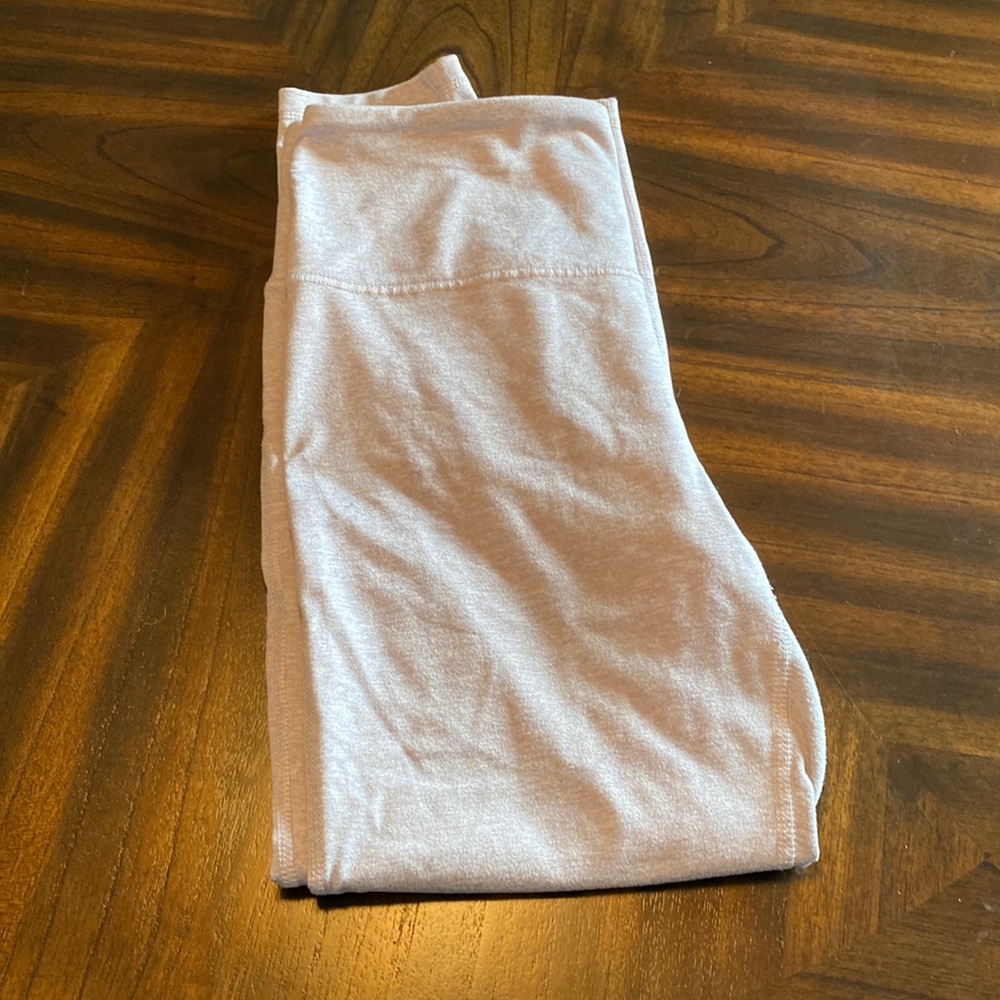 Light purple athletic leggings